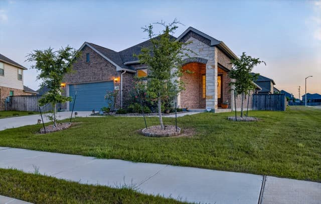 3-bedroom rental at 4919 Village Park in Schertz, TX — photo 2