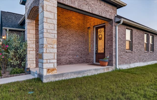 3-bedroom rental at 4919 Village Park in Schertz, TX — photo 3