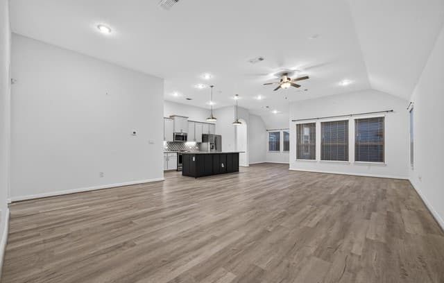 3-bedroom rental at 4919 Village Park in Schertz, TX — photo 5