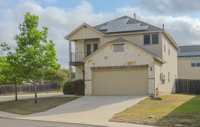 4-bedroom rental at 1306 Begonia in San Antonio, TX — photo 1