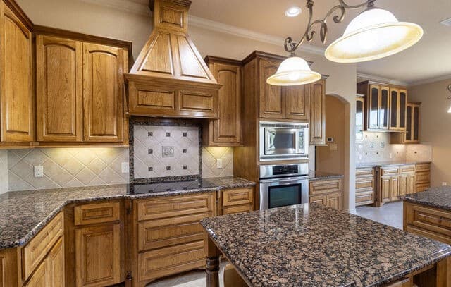 4-bedroom rental at 198 Echo Falls Rd in Comfort, TX — photo 3