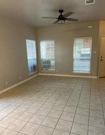 2-bedroom rental at 40 Chapel Hill Unit 40 in San Antonio, TX — photo 2