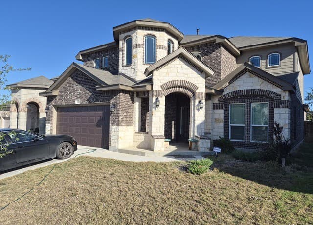 4-bedroom rental at 7034 Comanche Star in San Antonio, TX — photo 1
