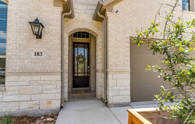4-bedroom rental at 183 Cimarron Creek in Boerne, TX — photo 2