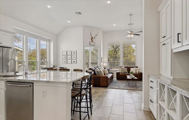 4-bedroom rental at 183 Cimarron Creek in Boerne, TX — photo 5