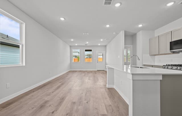 3-bedroom rental at 5611 Franklin Hills in Von Ormy, TX — photo 4
