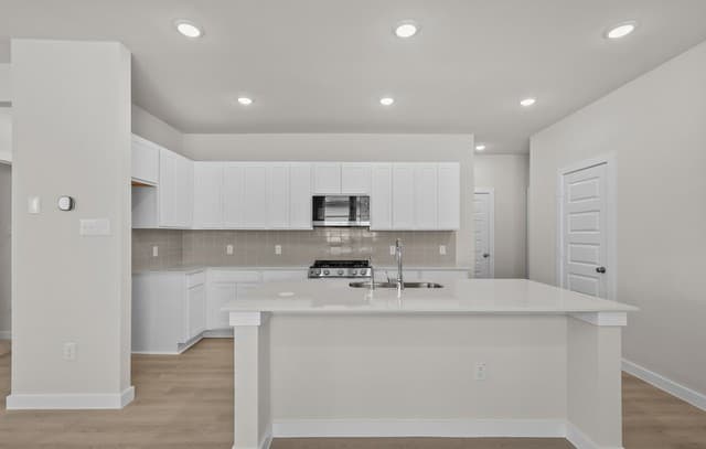 4-bedroom rental at 5607 Franklin Hills in Von Ormy, TX — photo 5