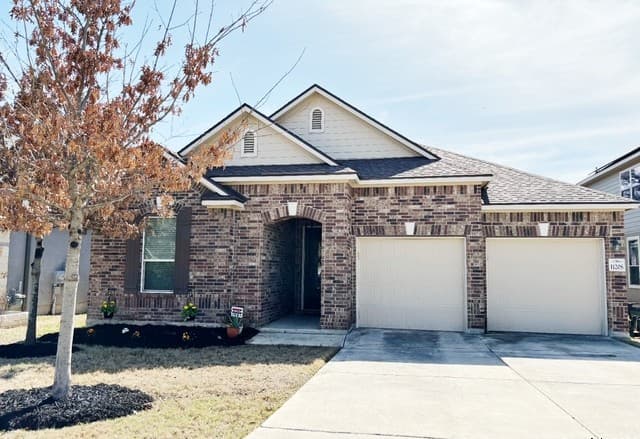 4-bedroom rental at 11208 Hill Top Bend in Helotes, TX — photo 1