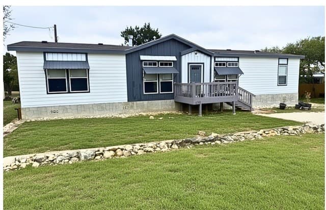 3-bedroom rental at 659 Private Road 1508 in Bandera, TX — photo 1