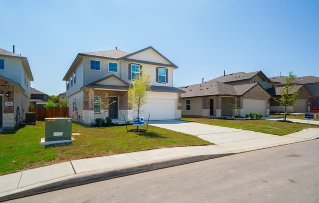 5-bedroom rental at 164 Western Gull in San Antonio, TX — photo 1