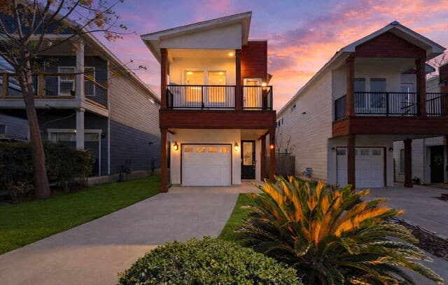 3-bedroom rental at 344 Claremont in San Antonio, TX — photo 1