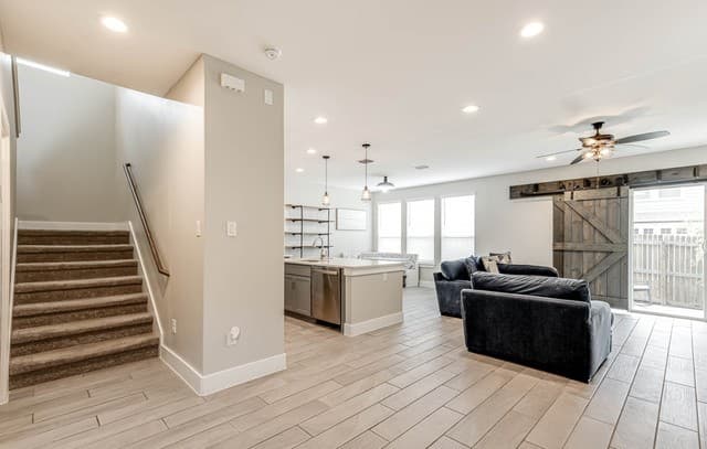 3-bedroom rental at 1426 E Sandalwood Ln in San Antonio, TX — photo 4
