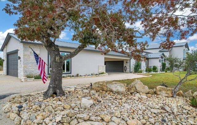 4-bedroom rental at 142 Wizard in Spring Branch, TX — photo 4