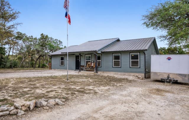 3-bedroom rental at 1209 Covered Wagon in Spring Branch, TX — photo 2