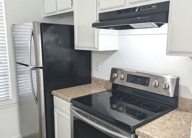 1-bedroom rental at 4212 Medical Unit 606 in San Antonio, TX — photo 3