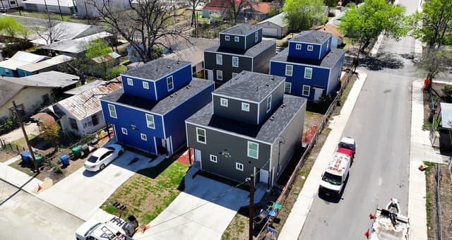 3-bedroom rental at 3038 W Salinas Unit 102 in San Antonio, TX — photo 3