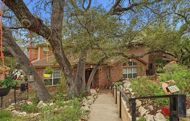 3-bedroom rental at 9007 Powhatan in San Antonio, TX — photo 2