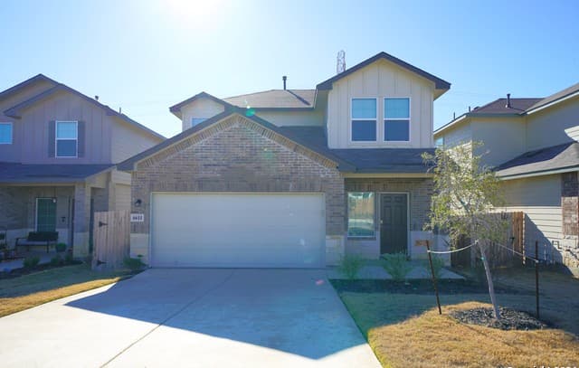 4-bedroom rental at 6611 Copper King in San Antonio, TX — photo 1