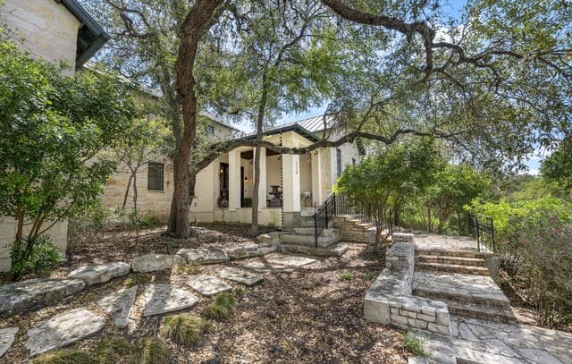 4-bedroom rental at 114 Turnberry in San Antonio, TX — photo 4