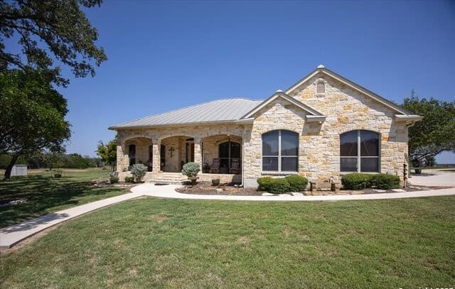 3-bedroom rental at 34 Cravey Rd in Boerne, TX — photo 3