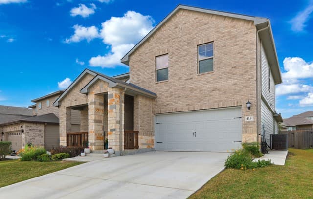 5-bedroom rental at 419 Shelton Pass in Cibolo, TX — photo 2