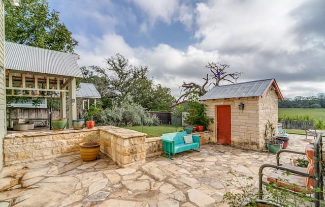 2-bedroom rental at 1201 Sisterdale in Boerne, TX — photo 3