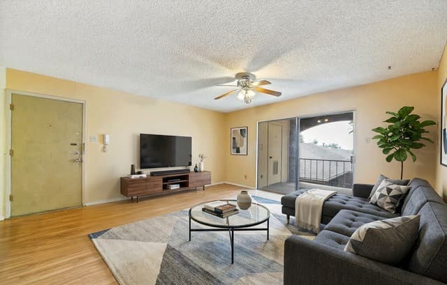 2-bedroom rental at 1819 Babcock Rd Unit 410-D in San Antonio, TX — photo 4