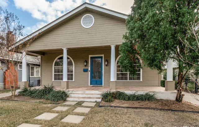 3-bedroom rental at 124 Normandy in Alamo Heights, TX — photo 1