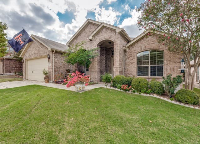 4-bedroom rental at 6050 Covers in Schertz, TX — photo 2
