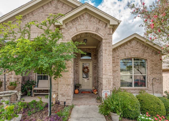 4-bedroom rental at 6050 Covers in Schertz, TX — photo 3