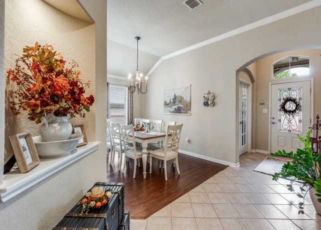 4-bedroom rental at 6050 Covers in Schertz, TX — photo 4