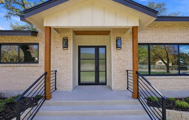 5-bedroom rental at 118 Tiger Tail in Hollywood Park, TX — photo 1