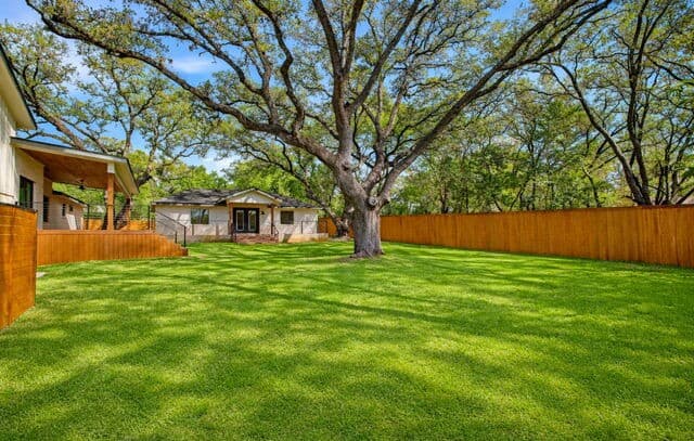 5-bedroom rental at 118 Tiger Tail in Hollywood Park, TX — photo 3