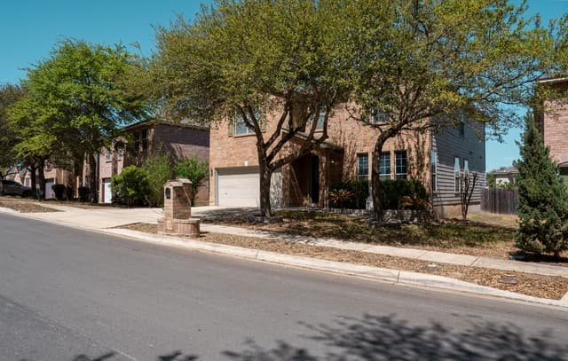 Home for sale at 6721 Spearwood in Live Oak, TX — photo 2