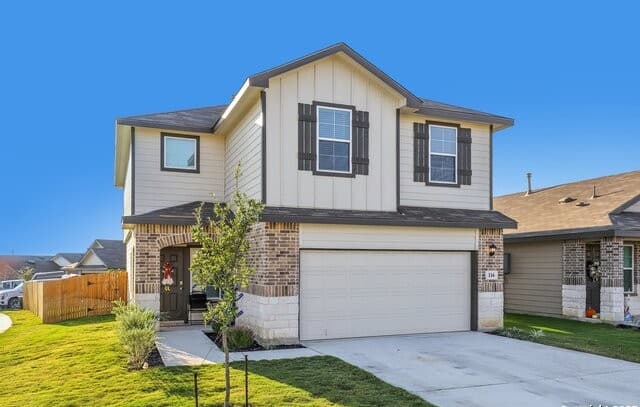 Home for sale at 116 Middle Green in Floresville, TX — photo 3