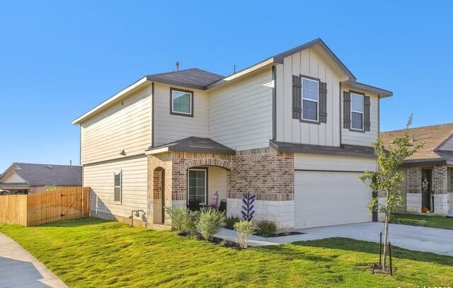 Home for sale at 116 Middle Green in Floresville, TX — photo 4