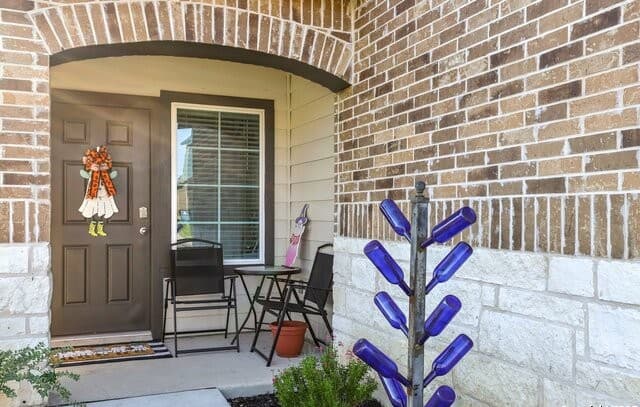 Home for sale at 116 Middle Green in Floresville, TX — photo 5