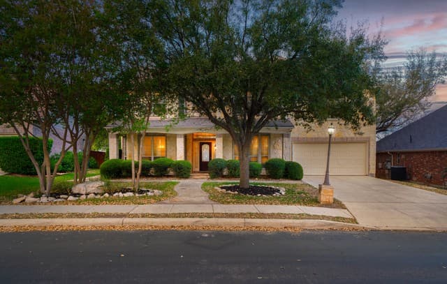 4-bedroom rental at 13034 Wild Heart in Helotes, TX — photo 2