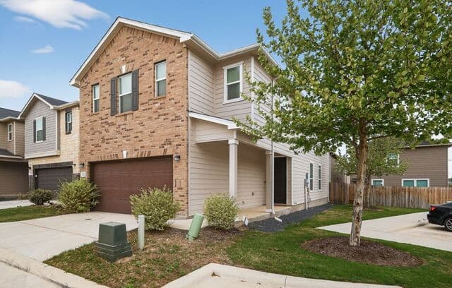 3-bedroom rental at 14839 Vance Jackson Unit UNIT 701 in San Antonio, TX — photo 2