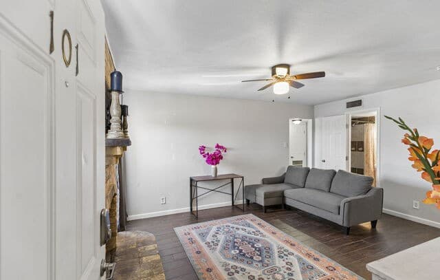 2-bedroom rental at 6611 Southpoint Unit A101 in San Antonio, TX — photo 4