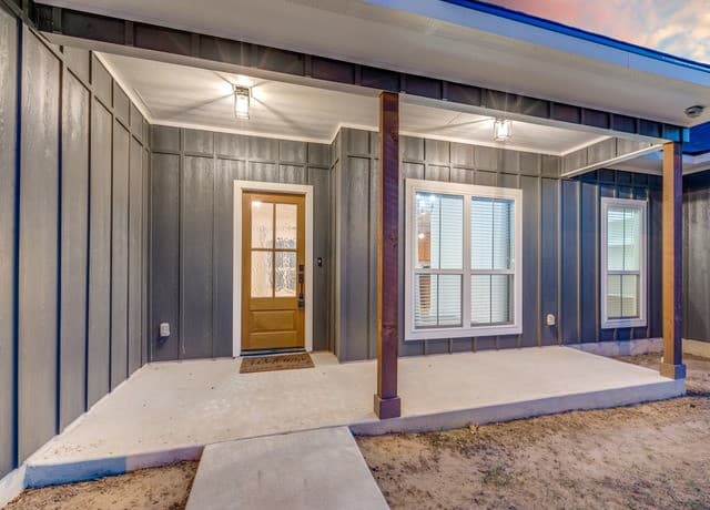 3-bedroom rental at 1015 Timbercrest in Pleasanton, TX — photo 3