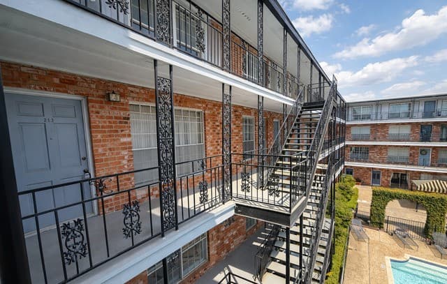 1-bedroom rental at 8401 N New Braunfels Unit 213A in San Antonio, TX — photo 4