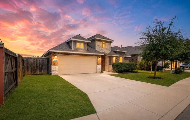 4-bedroom rental at 9825 Jon Boat in Boerne, TX — photo 2