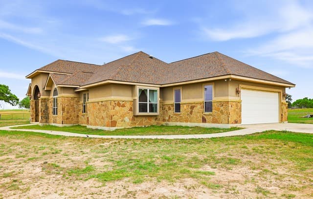 Home for sale at 15820 Fm 539 in La Vernia, TX — photo 4