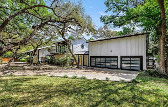 5-bedroom rental at 13010 George in San Antonio, TX — photo 5