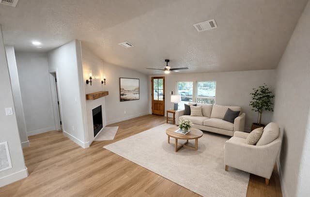3-bedroom rental at 12140 Eidelweiss Dr in LaCoste, TX — photo 4