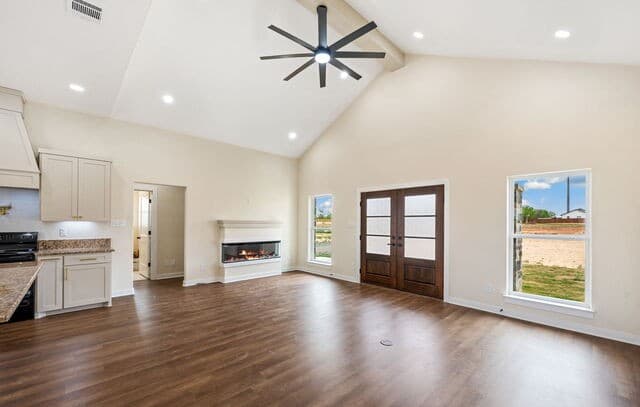 Home for sale at 7319 Tiff Nicole Ln in Von Ormy, TX — photo 3