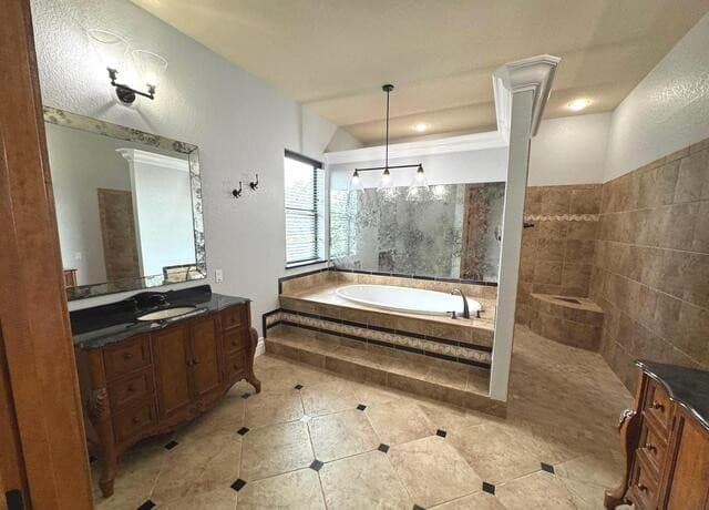 3-bedroom rental at 443 Bridlegate Blvd in Bandera, TX — photo 5