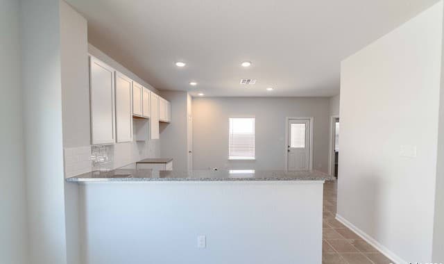 3-bedroom rental at 5215 Olene Flats in Von Ormy, TX — photo 3