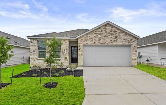 4-bedroom rental at 4642 Legacy Trail in Von Ormy, TX — photo 2